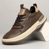 Chaussures en cuir à semelle haute